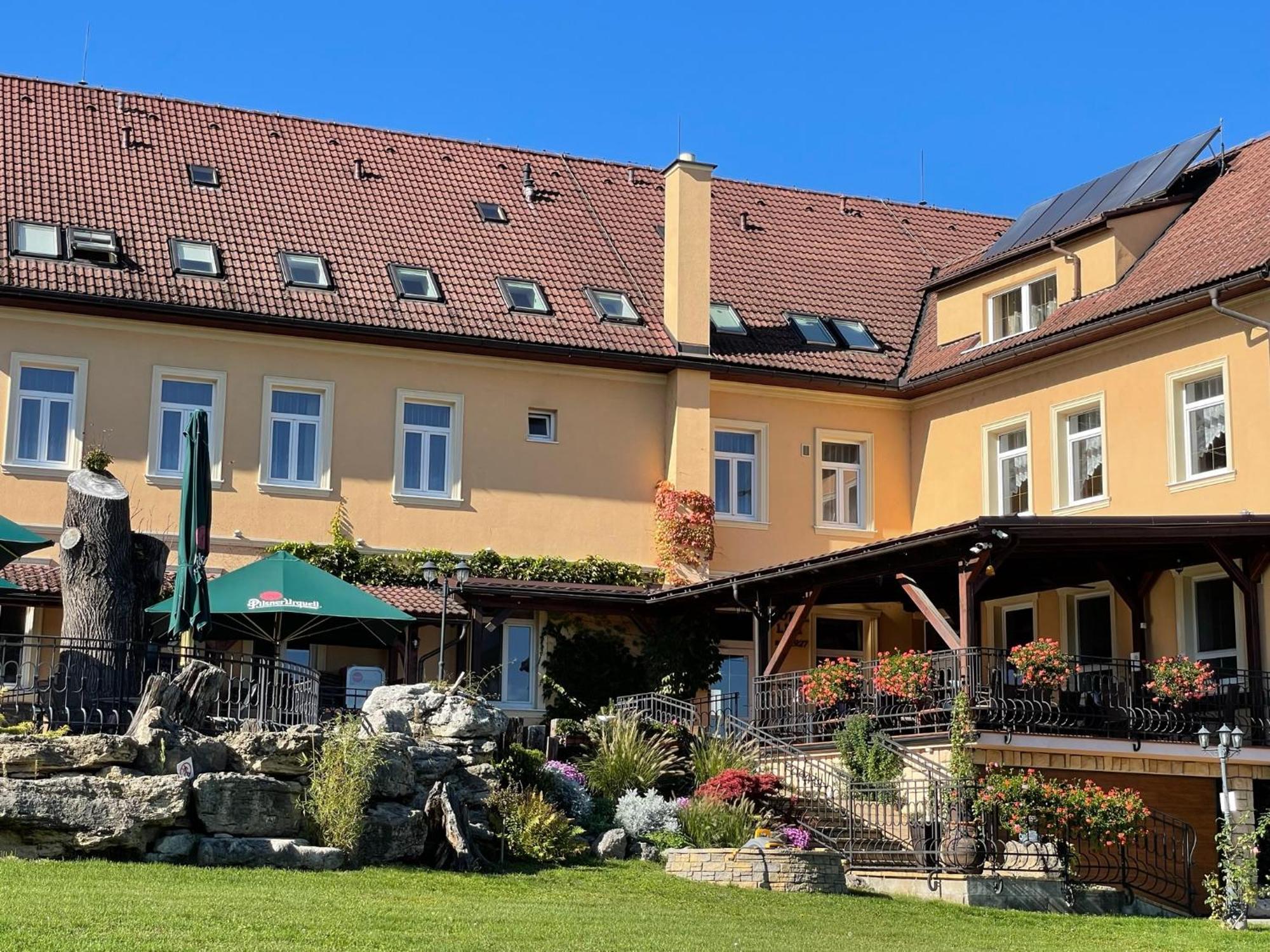 Hotel Lipa Bojnice Exterior photo