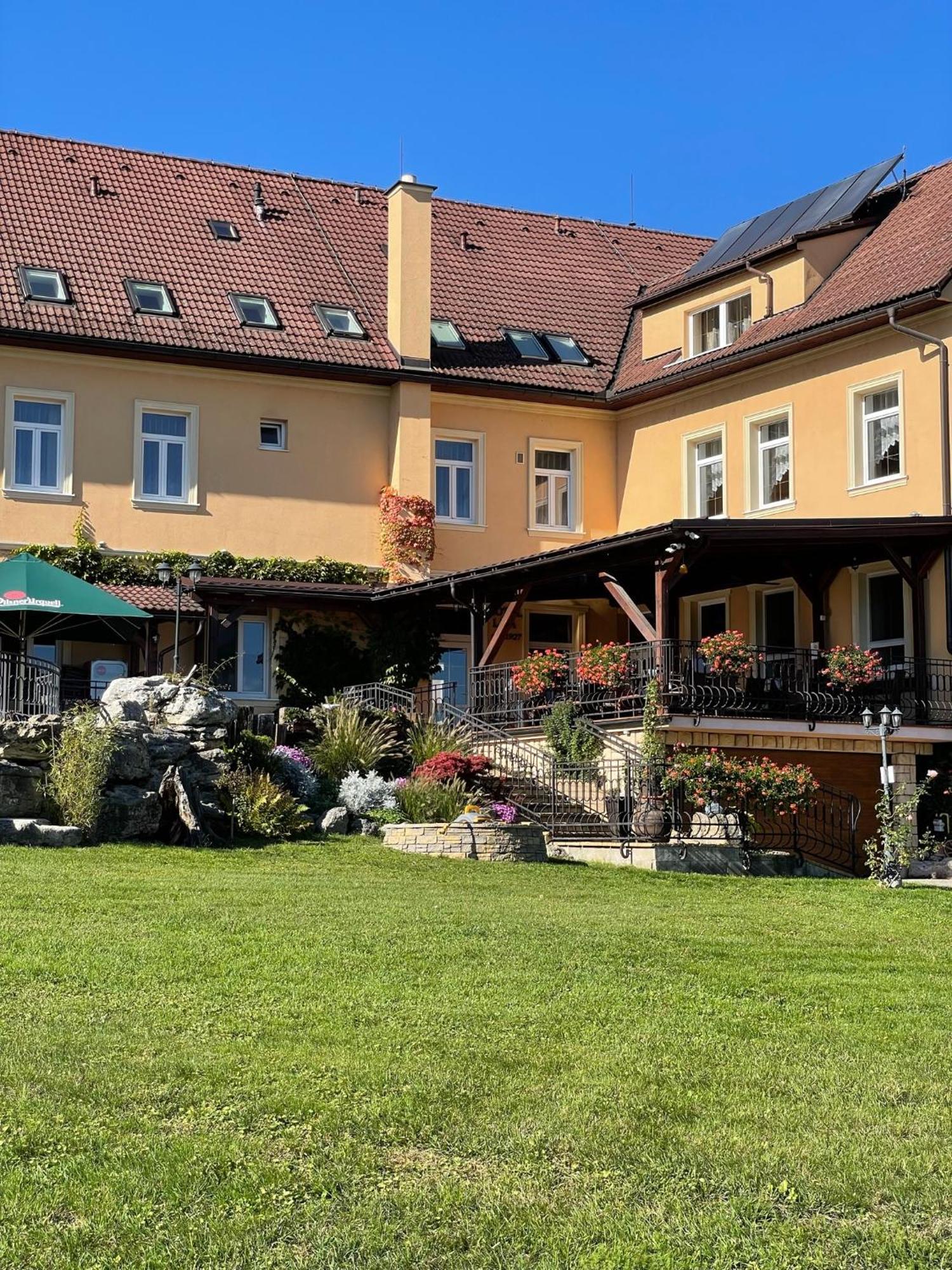 Hotel Lipa Bojnice Exterior photo