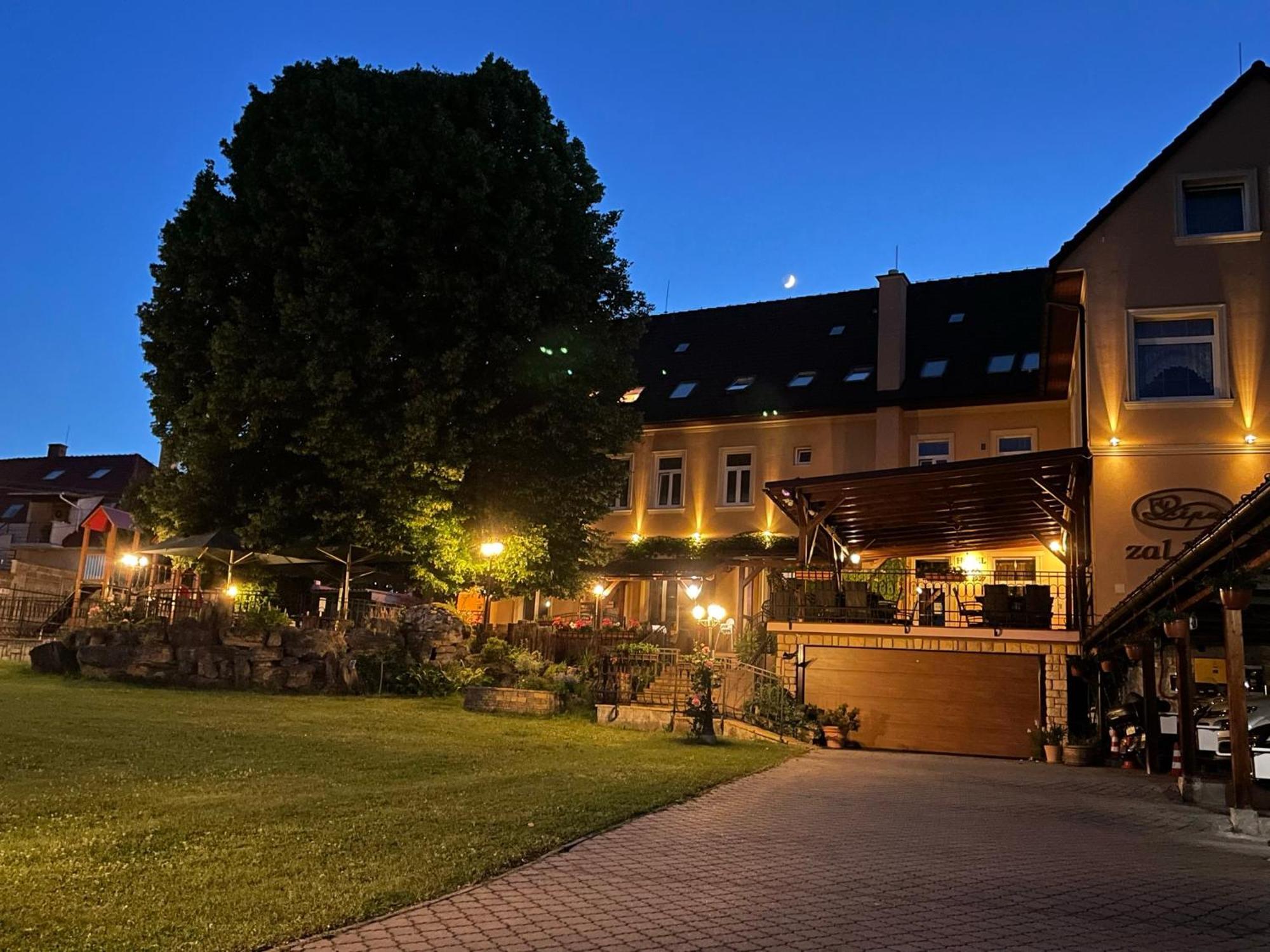 Hotel Lipa Bojnice Exterior photo